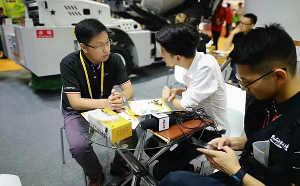 莱工.jpg 莱工.jpg