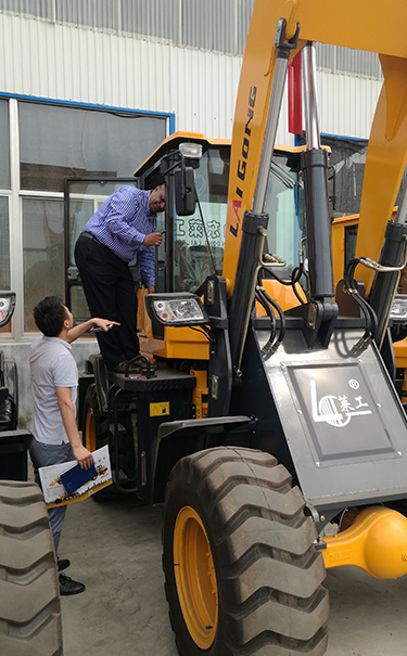 莱工.jpg 莱工.jpg